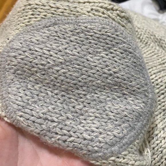 Harper Heritage Knit Longsleeve Sweater! - Picture 5 of 5